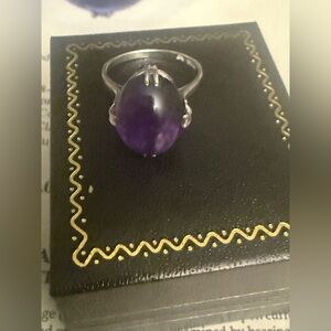 1 Ladies Platinum 9cts Amethyst Ring